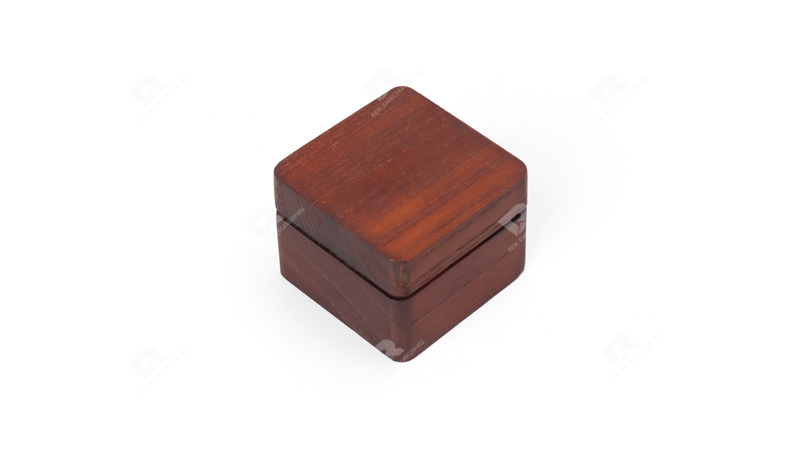 Custom Jewelry Packaging Box: Combining Craftsmanship with Elegance