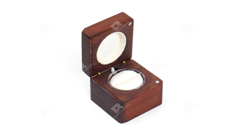 Custom Jewelry Packaging Box: Combining Craftsmanship with Elegance