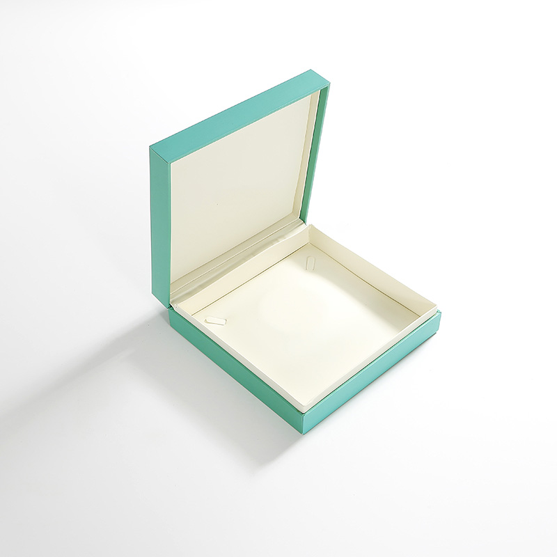 Necklace box