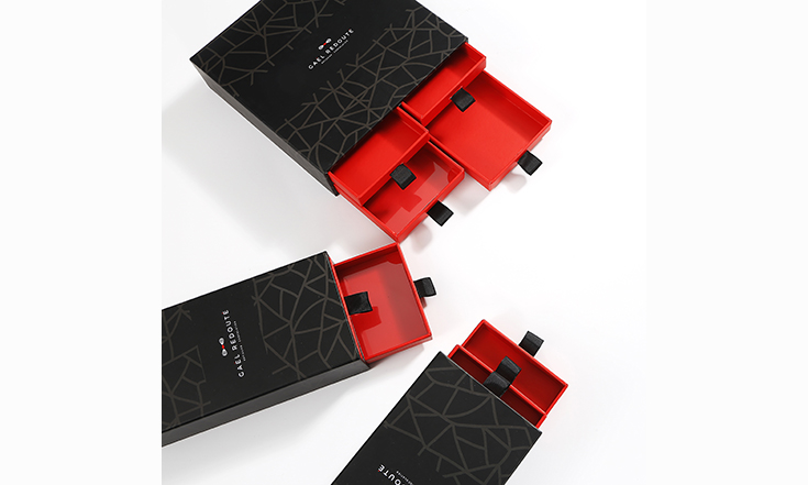 The difference between cardboard boxes and hardcover boxes in drawer type box printing