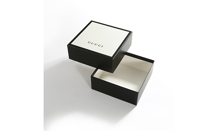 What are the considerations in the process of packing gift boxes?