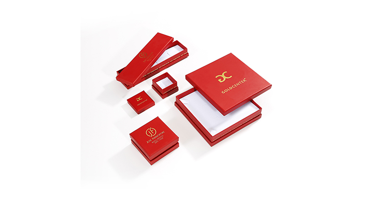 What does a successful packaging design need to achieve?