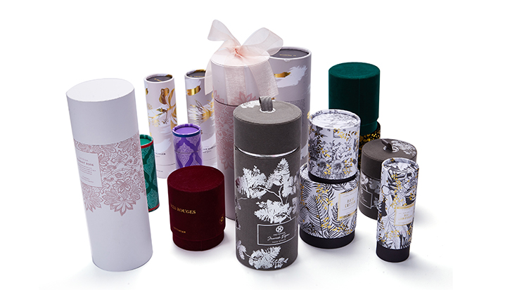 What information do you need to prepare to communicate with the designer of the packaging factory for customizing the gift box?