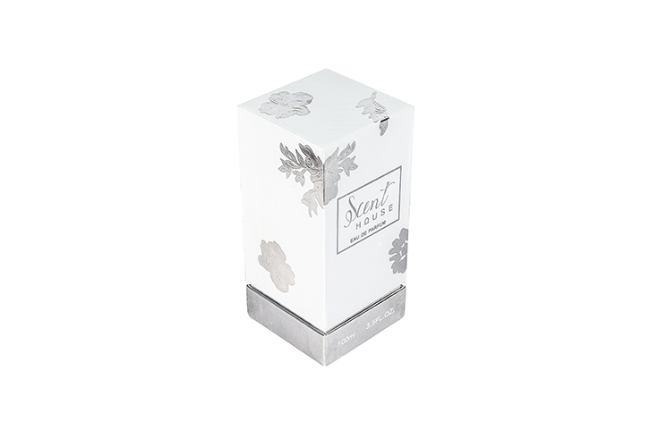 Gift boxes designed by RX Packaging for perfume brands: the elegance of white and silver