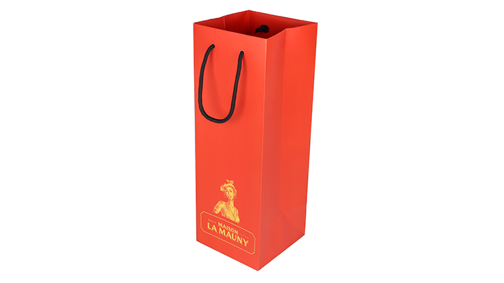 RX Packaging designed a gift bag for a French rum brand