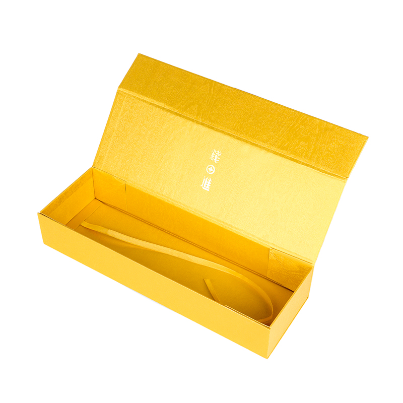 Cigarette box