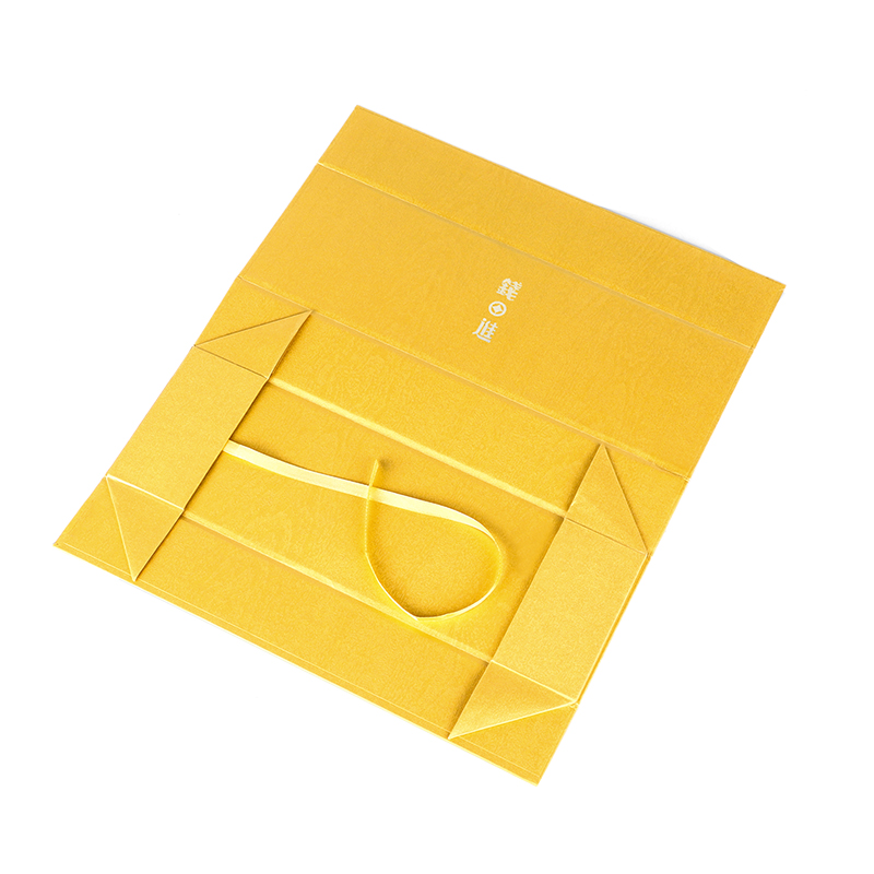 Cigarette box
